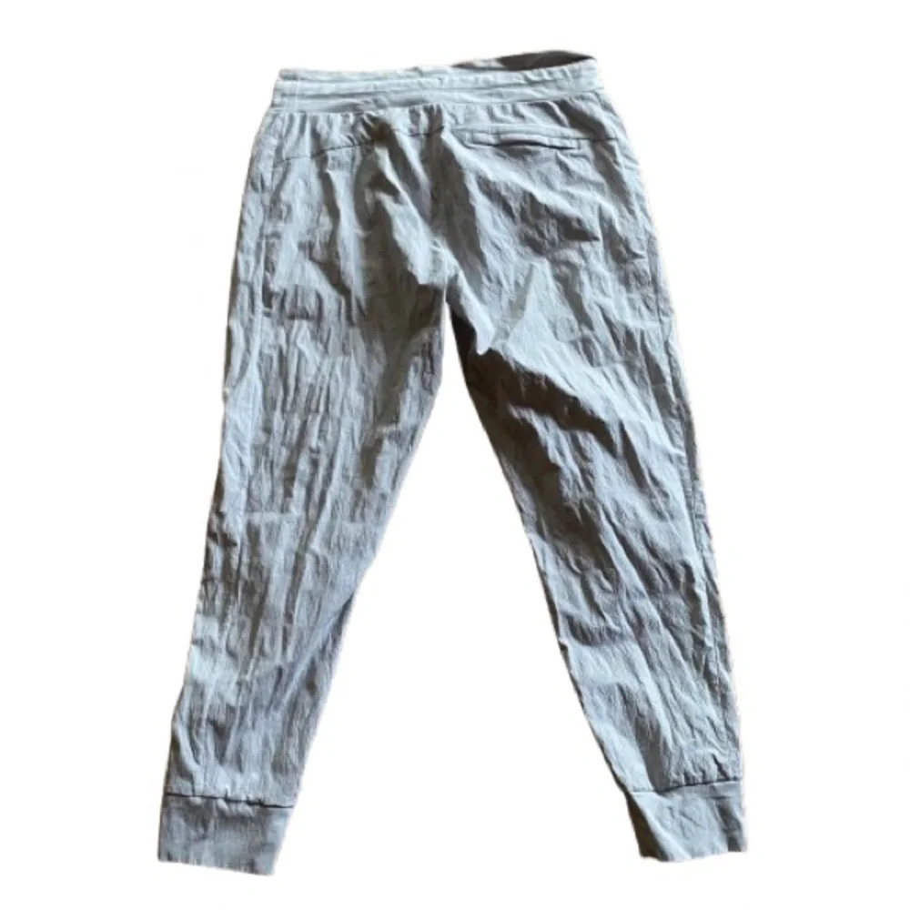 ATHLETA TREKKIE MID RISE LEGACY JOGGER Birch Gray 10 Athletic workout gym - Picture 2 of 6